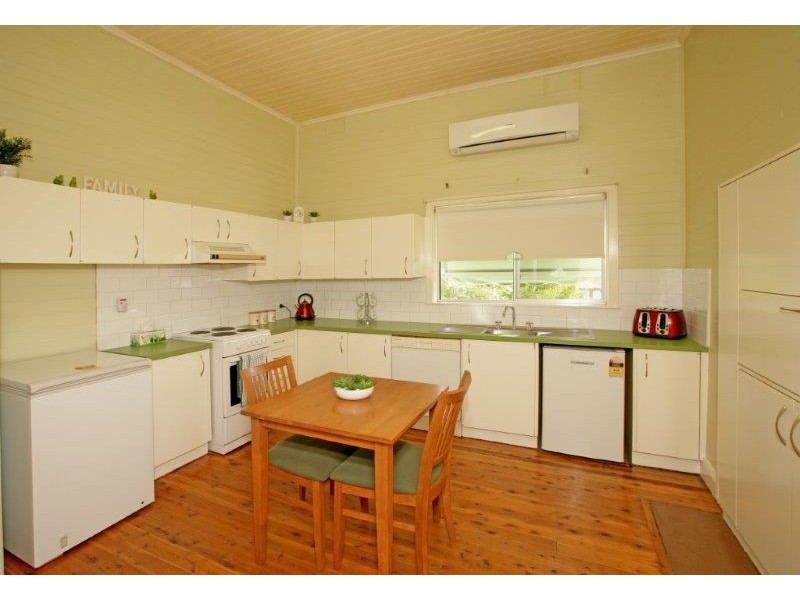 42 Hill St, Junee NSW 2663