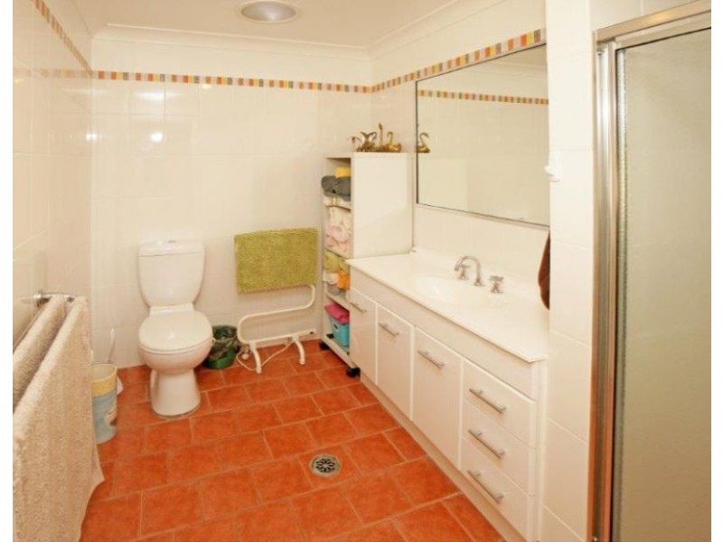 58 Bolton St, Junee NSW 2663