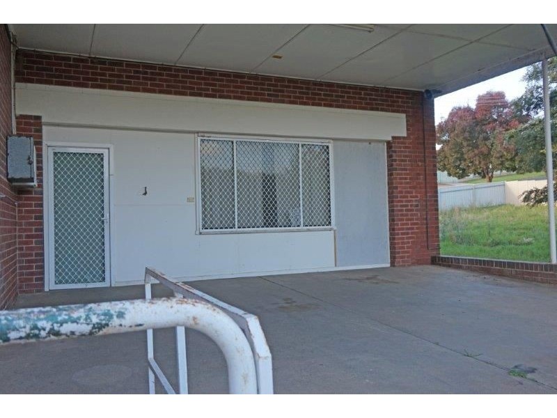 19 Cox St, Junee NSW 2663