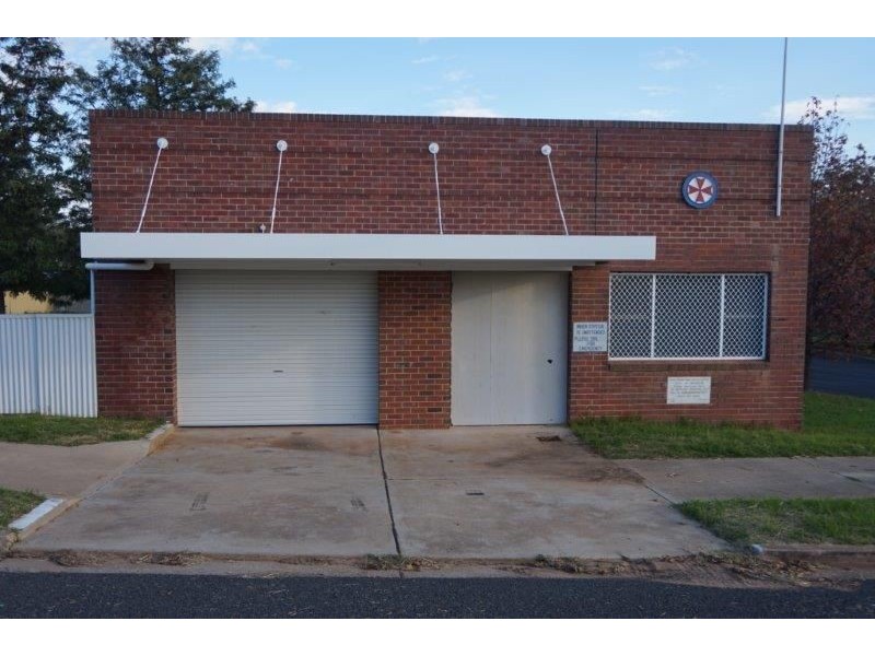 19 Cox St, Junee NSW 2663
