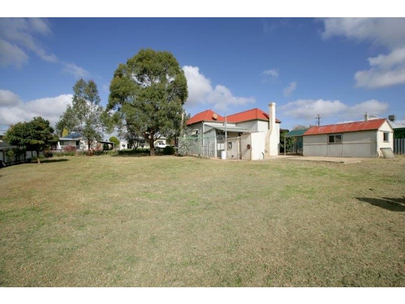 15 Percy St, Junee NSW 2663