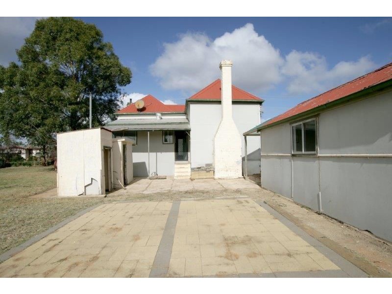 15 Percy St, Junee NSW 2663