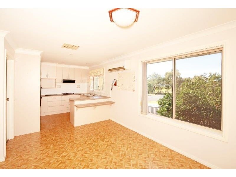 8 John Potts Dr, Junee NSW 2663