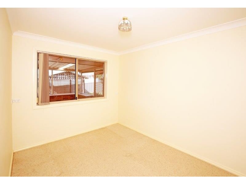 8 John Potts Dr, Junee NSW 2663
