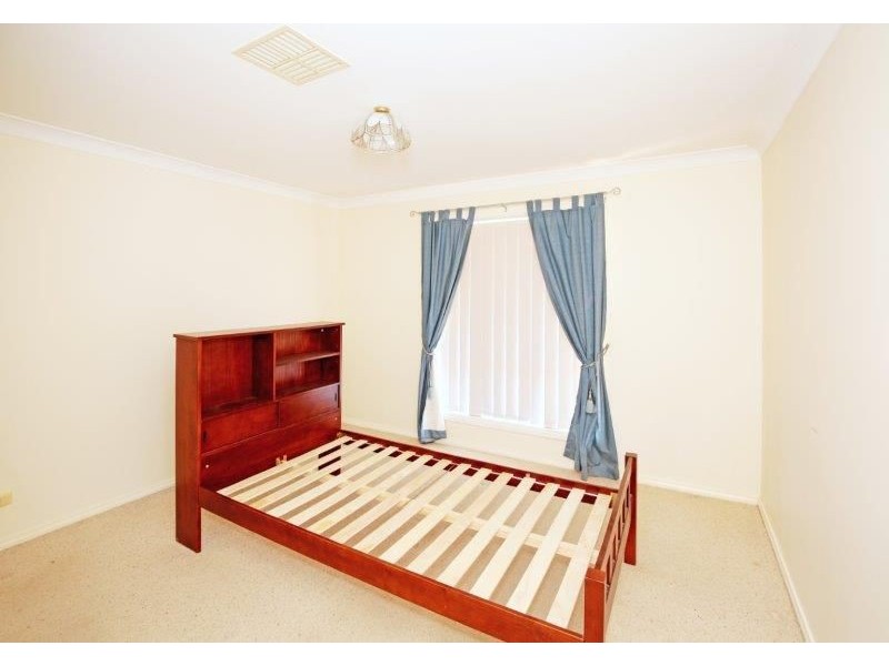 8 John Potts Dr, Junee NSW 2663