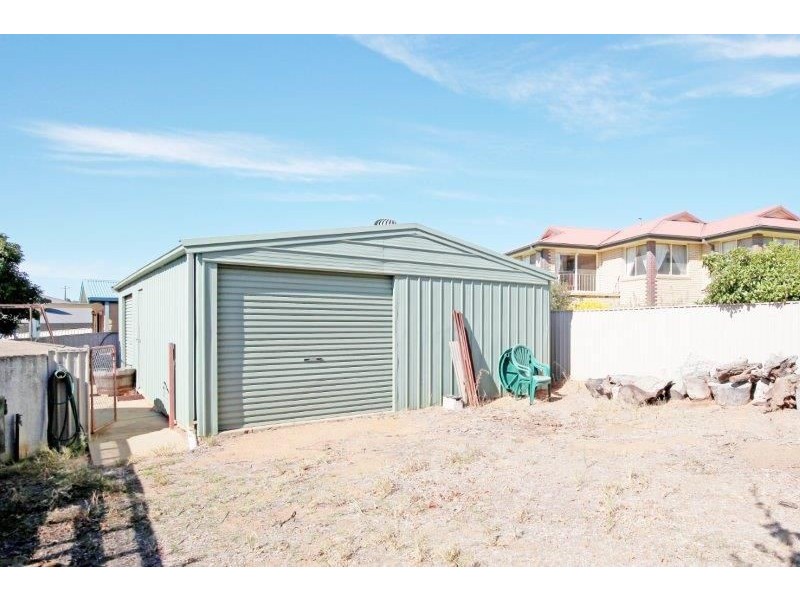 8 John Potts Dr, Junee NSW 2663