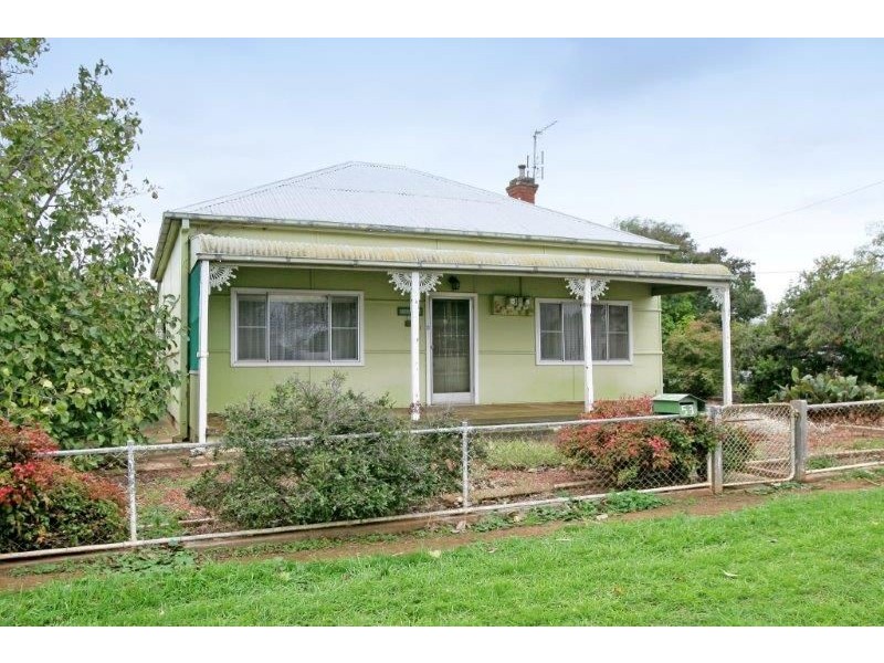 53 Regent St, Junee NSW 2663