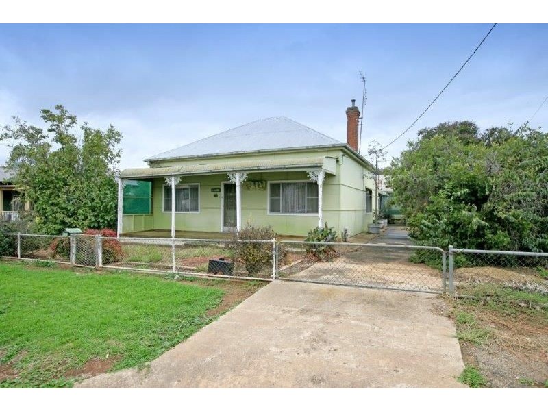 53 Regent St, Junee NSW 2663