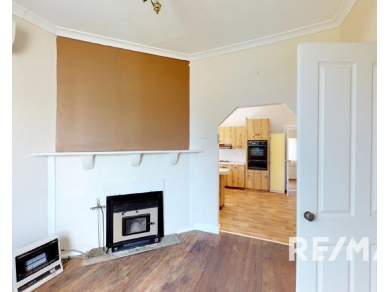 26 Fitzroy St, Junee NSW 2663