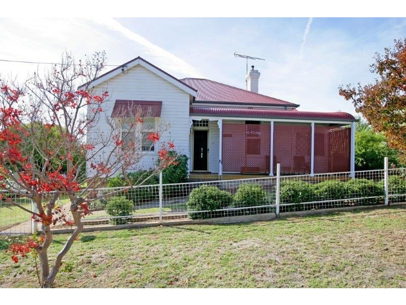 42 Hill St, Junee NSW 2663