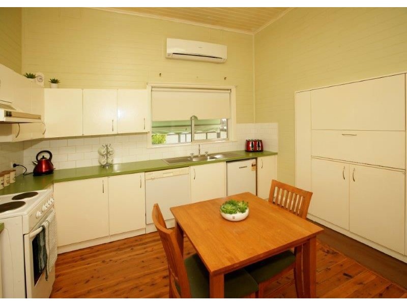 42 Hill St, Junee NSW 2663