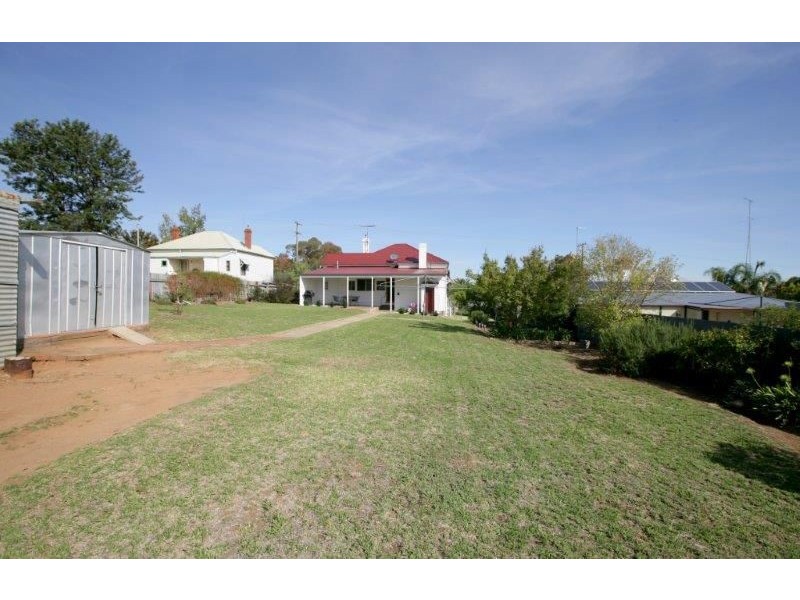 42 Hill St, Junee NSW 2663