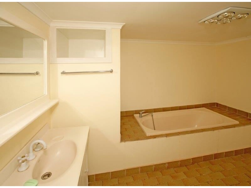 32 Ducker St, Junee NSW 2663