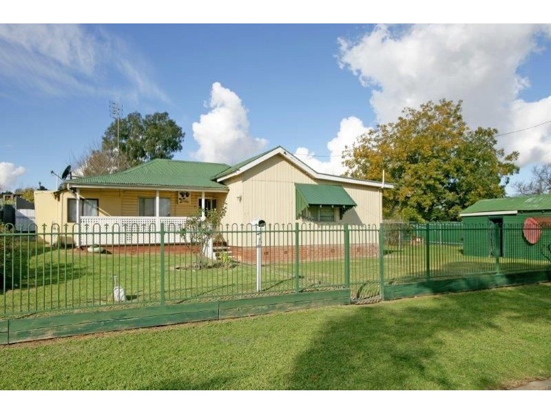 32 Ducker St, Junee NSW 2663