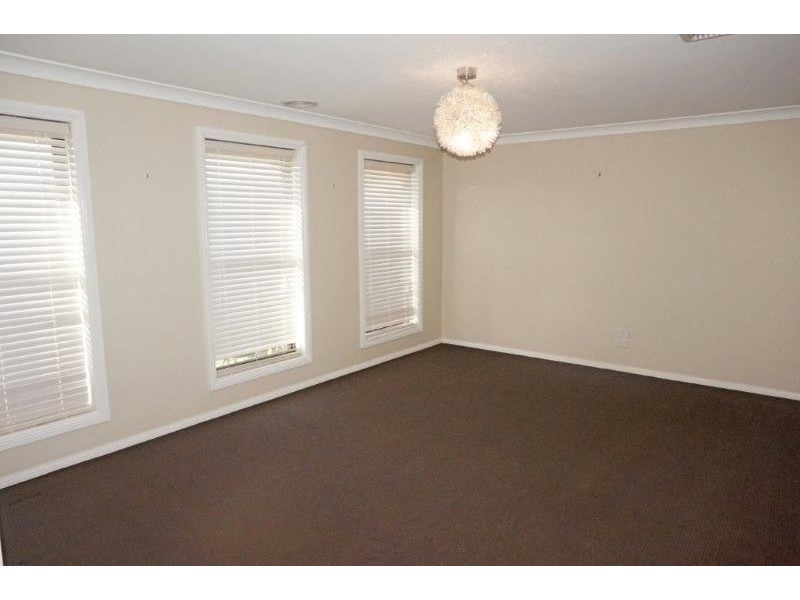 36 Loughan Rd, Junee NSW 2663