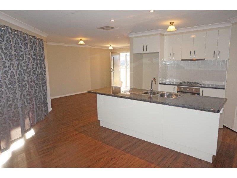 36 Loughan Rd, Junee NSW 2663