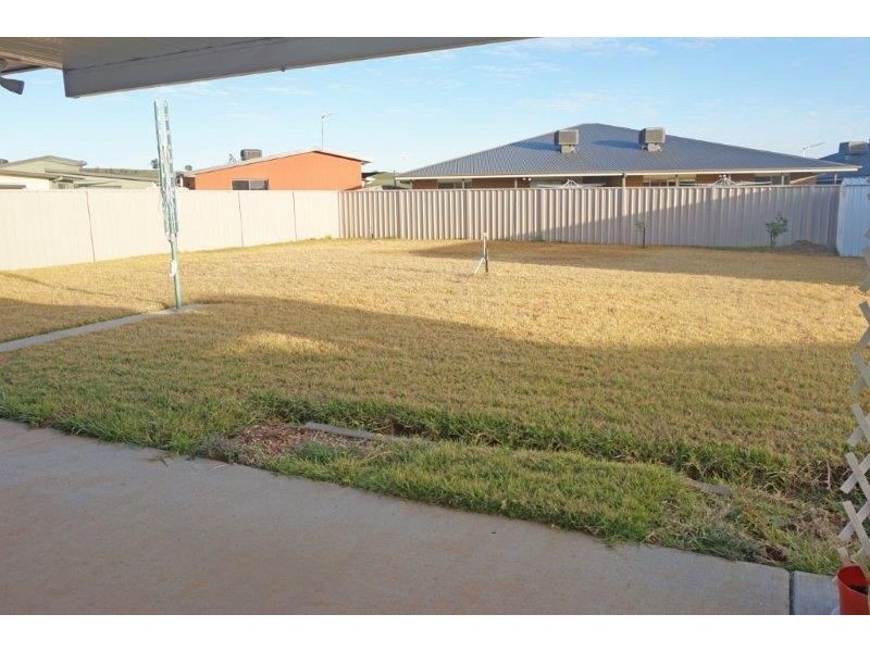 36 Loughan Rd, Junee NSW 2663