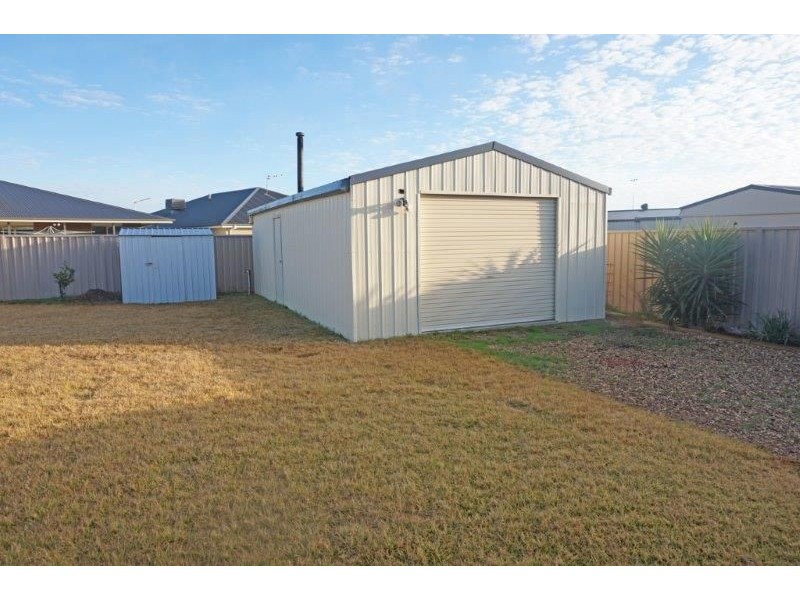36 Loughan Rd, Junee NSW 2663