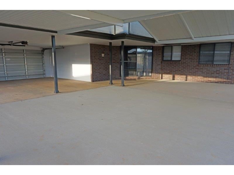 36 Loughan Rd, Junee NSW 2663