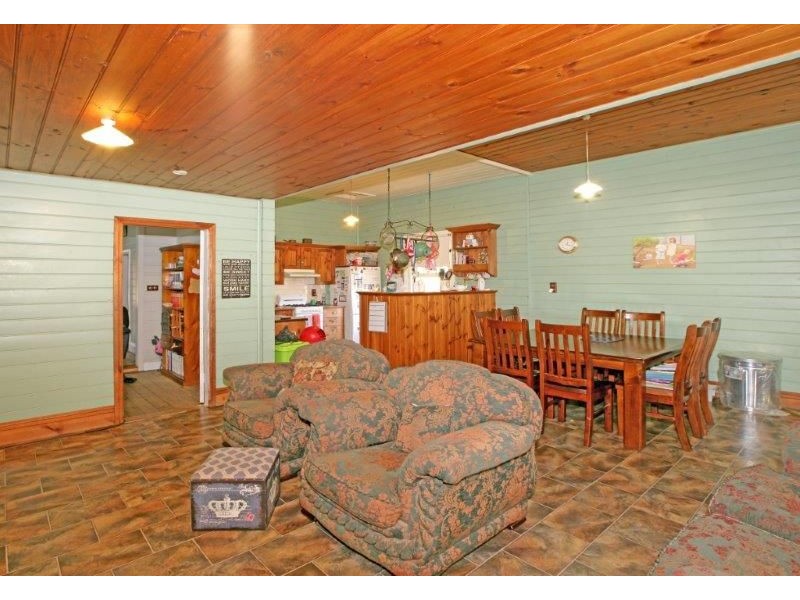 17 Thomas St, Junee NSW 2663
