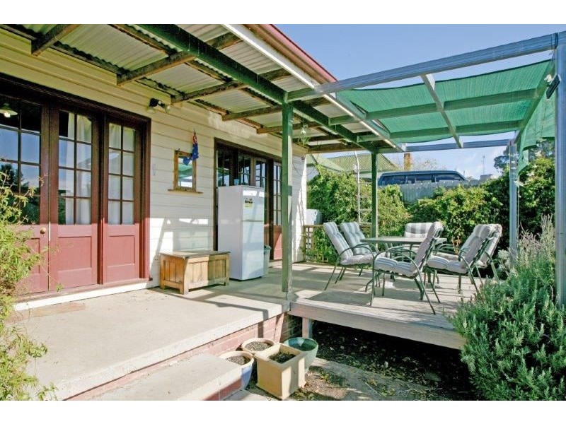 17 Thomas St, Junee NSW 2663