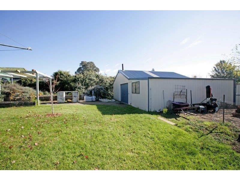 17 Thomas St, Junee NSW 2663