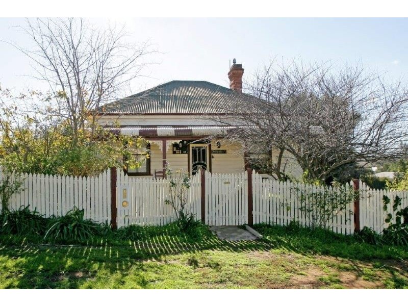 17 Thomas St, Junee NSW 2663