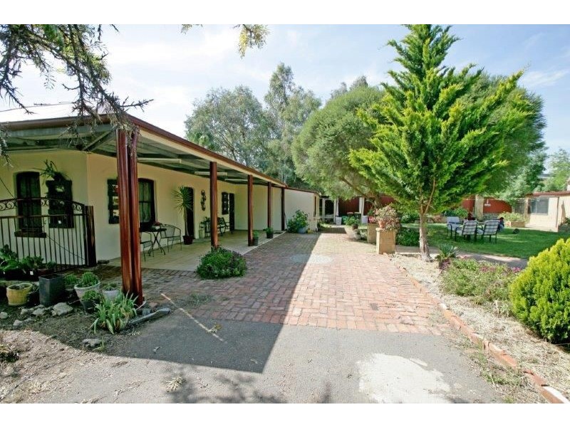 1 Edgar St, Junee NSW 2663