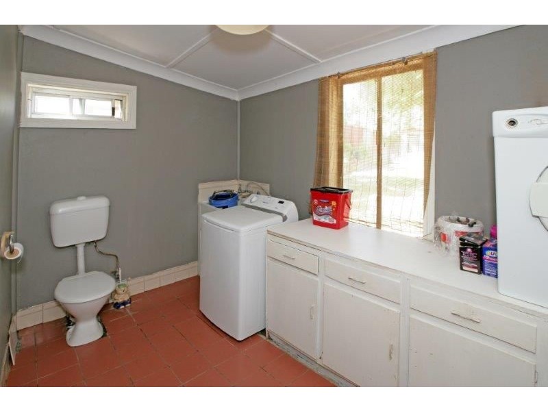 1 Edgar St, Junee NSW 2663