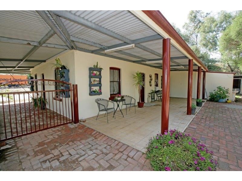 1 Edgar St, Junee NSW 2663