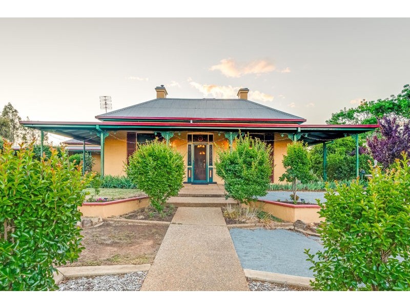 58 Kemp St, Junee NSW 2663