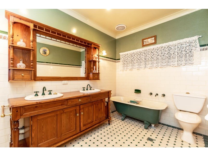 58 Kemp St, Junee NSW 2663