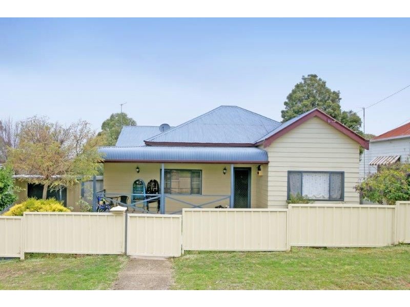 28 Wardle St, Junee NSW 2663