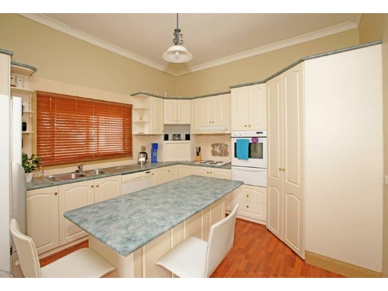 28 Wardle St, Junee NSW 2663