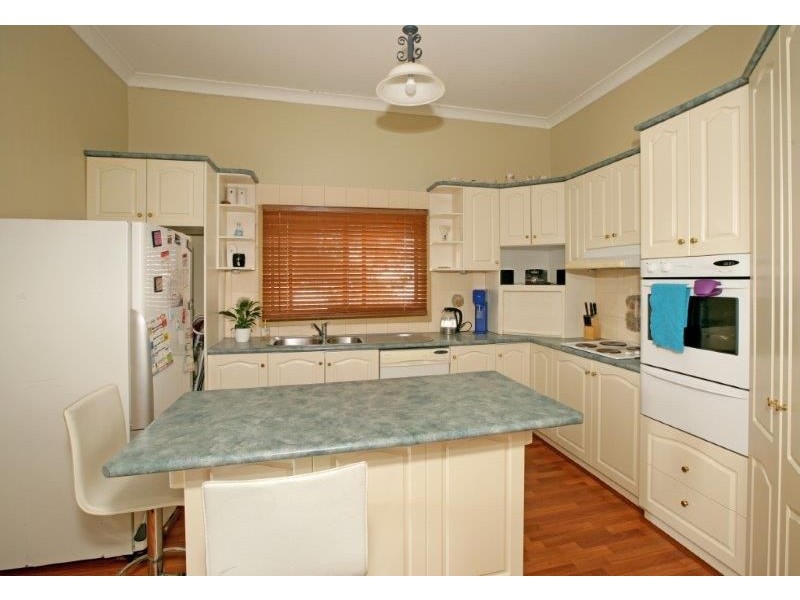 28 Wardle St, Junee NSW 2663