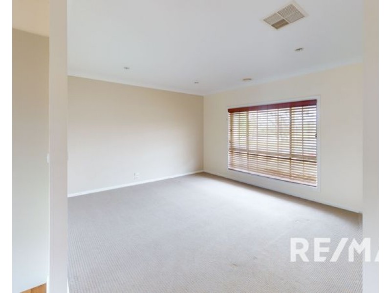 68 John Potts Drive, Junee NSW 2663