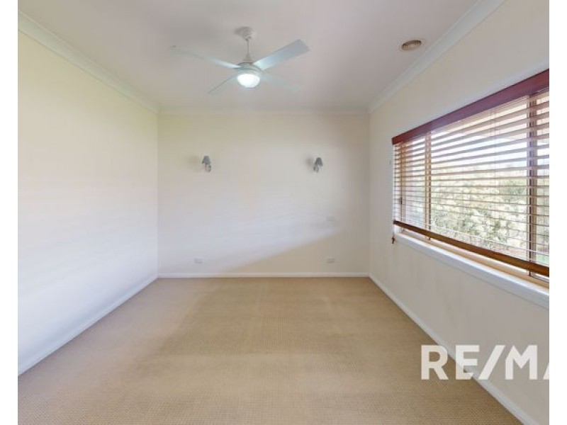 68 John Potts Drive, Junee NSW 2663