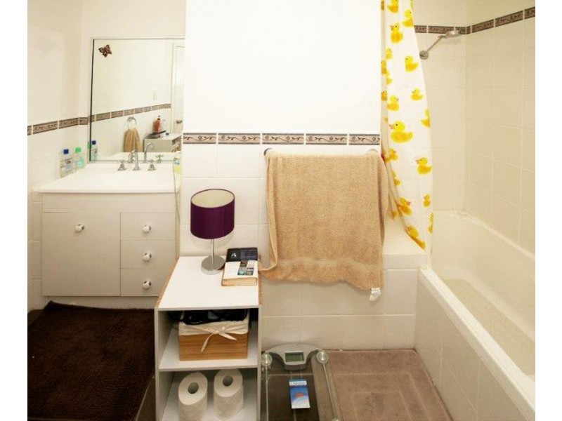 1 & 2 27 Railway Parade, Junee NSW 2663