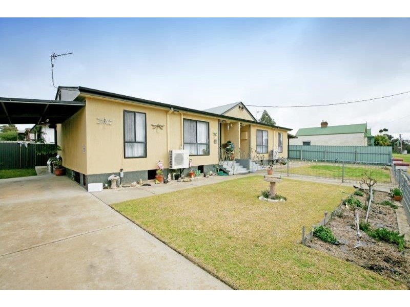 1 & 2 27 Railway Parade, Junee NSW 2663