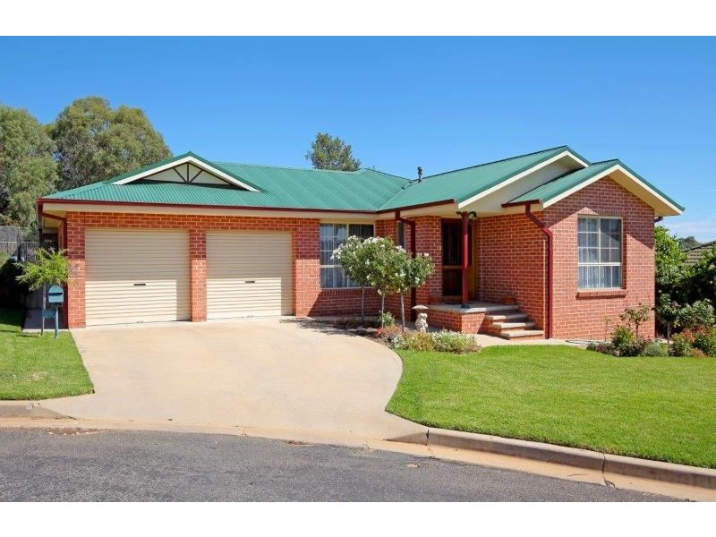 5 Pike Place, Junee NSW 2663