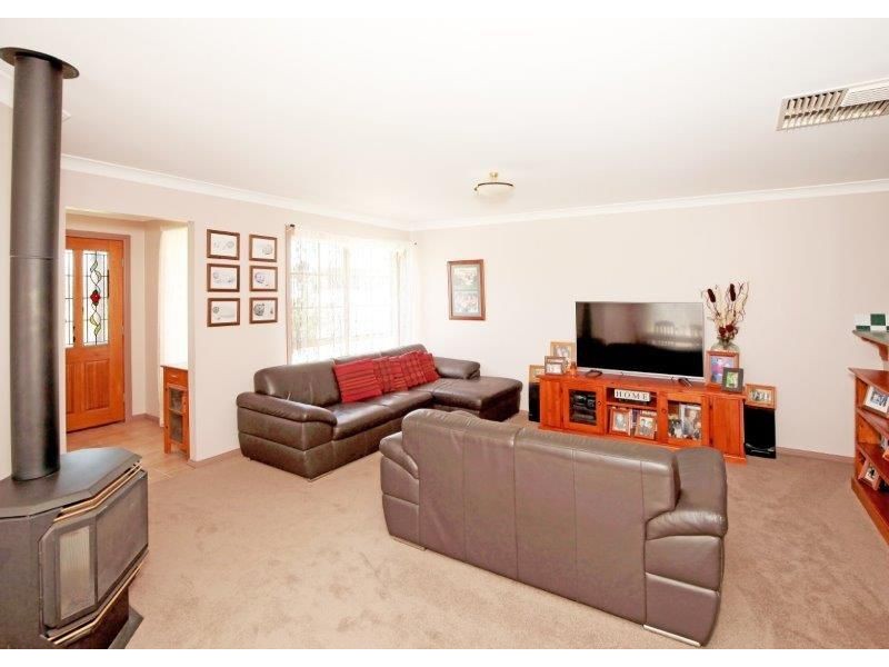 5 Pike Place, Junee NSW 2663