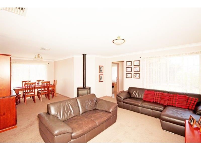 5 Pike Place, Junee NSW 2663