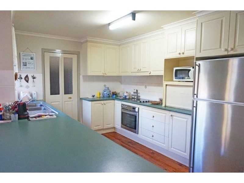 7 Arnold St, Junee NSW 2663