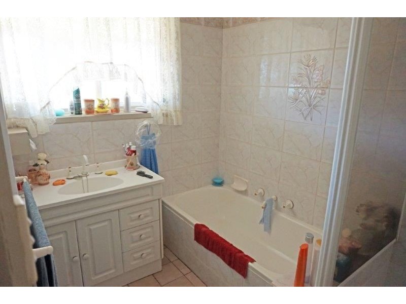 7 Arnold St, Junee NSW 2663