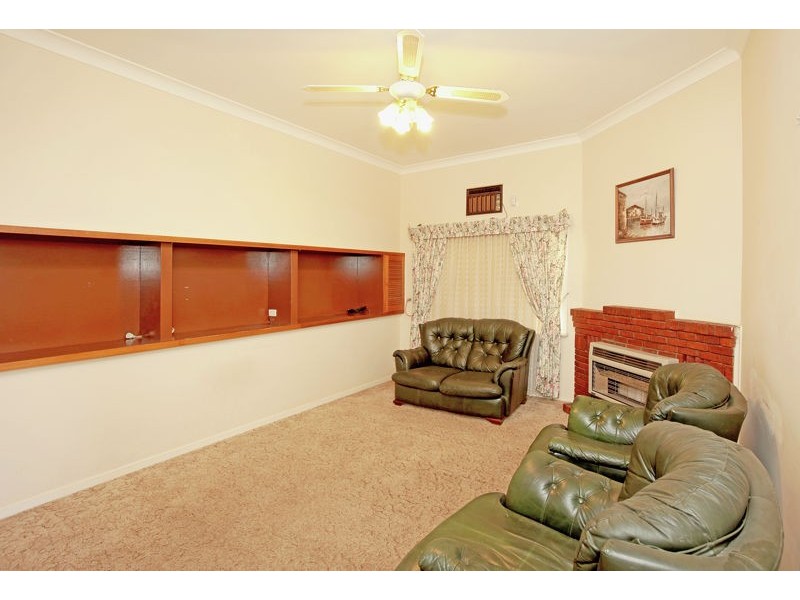 14 Cross St, Junee NSW 2663