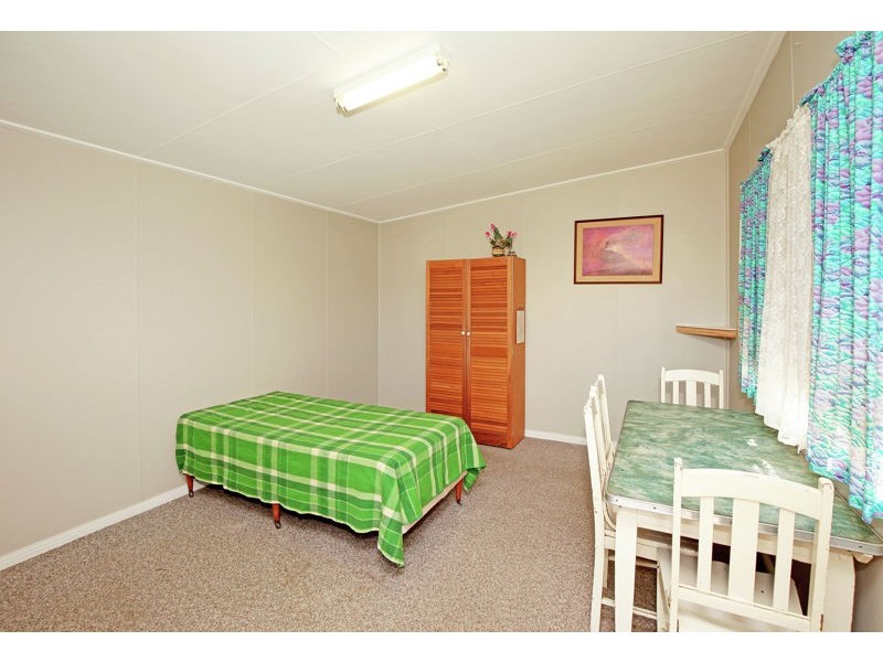 14 Cross St, Junee NSW 2663