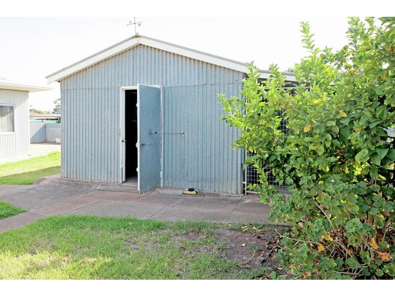 14 Cross St, Junee NSW 2663