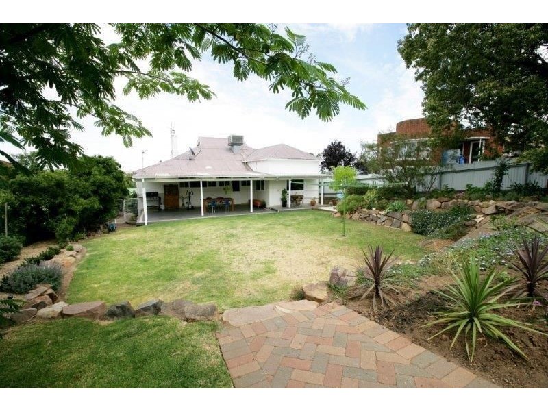 54 Commins Street, Junee NSW 2663