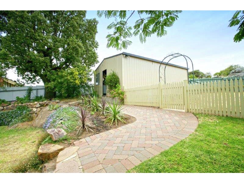 54 Commins Street, Junee NSW 2663