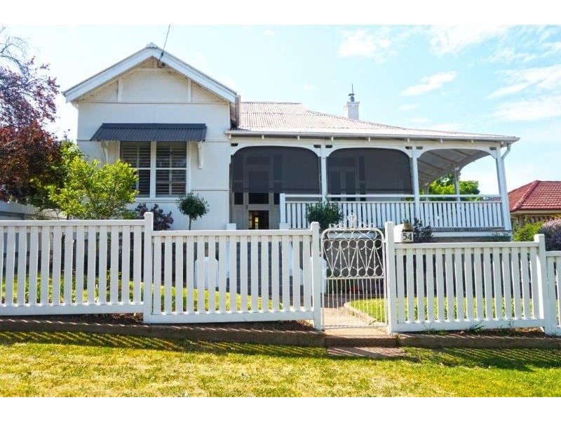 54 Commins Street, Junee NSW 2663